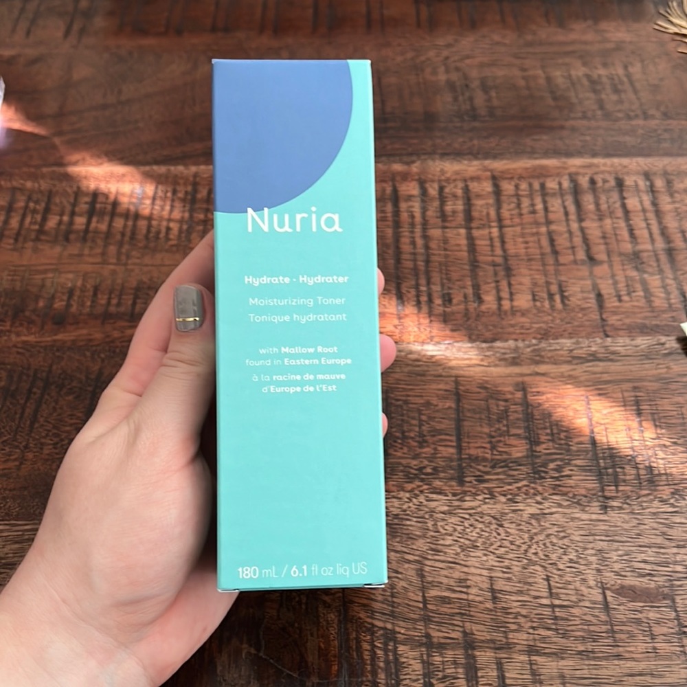 Nuria Moisturizing Toner with Mallow Root